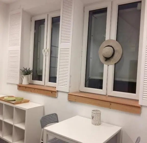 اتاق سوپریور چهار تخته, Master Corner Apartment