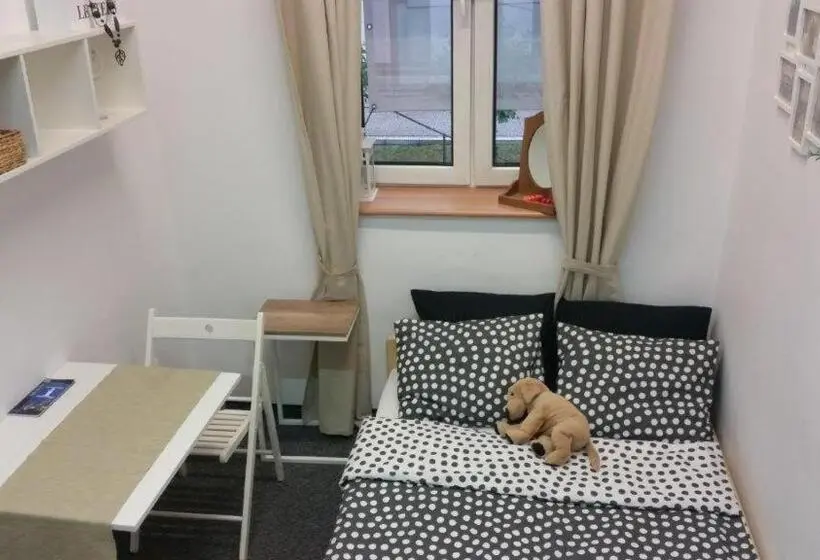 اتاق اکونومی, Master Corner Apartment