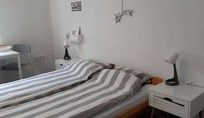 اتاق اکونومی, Master Corner Apartment