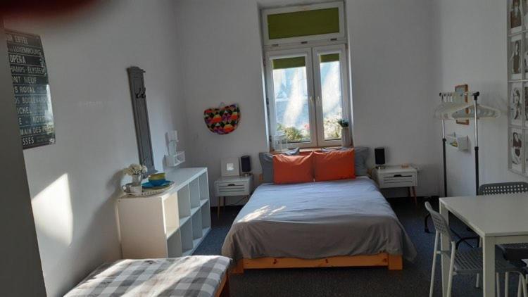 غرفة إقتصادية, Master Corner Apartment