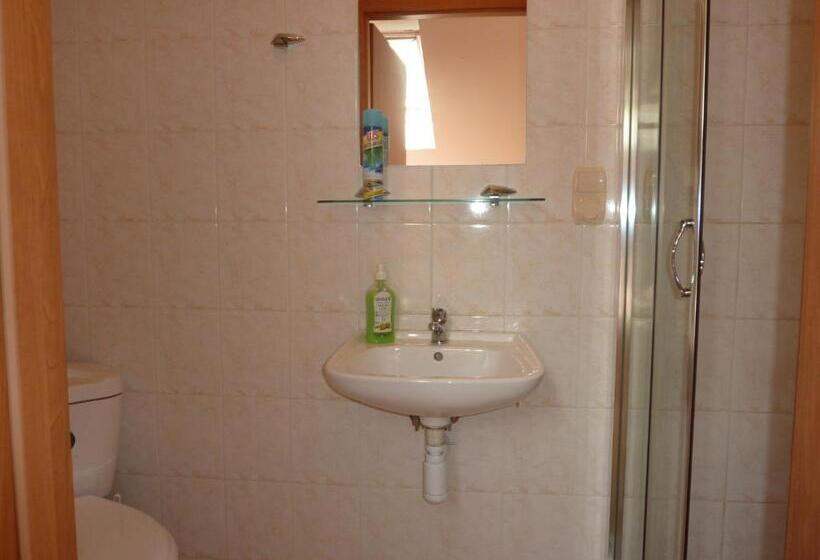 اتاق استاندارد چهار تخته, Zajazd Arka