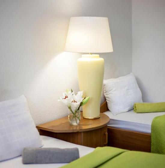 スタンダードトリプルルーム, Zajazd Boryna