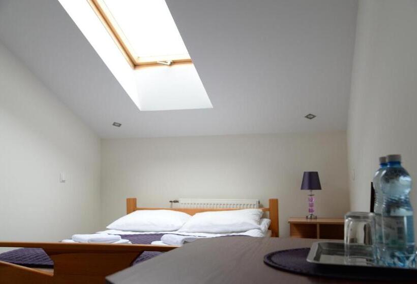 스탠다드 룸, Zajazd Pod Gwiazdami