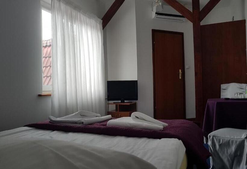 스탠다드 룸, Zajazd Pod Gwiazdami