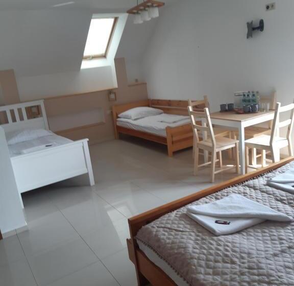 اتاق خانوادگی, Jaśminowe Ogrody