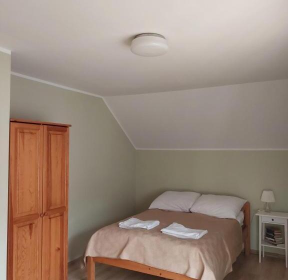 اتاق اکونومی, Jaśminowe Ogrody