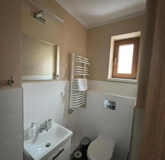 Economy Triple Room, Jaśminowe Ogrody
