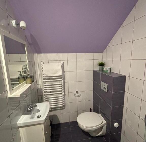 اتاق عادی, Jaśminowe Ogrody