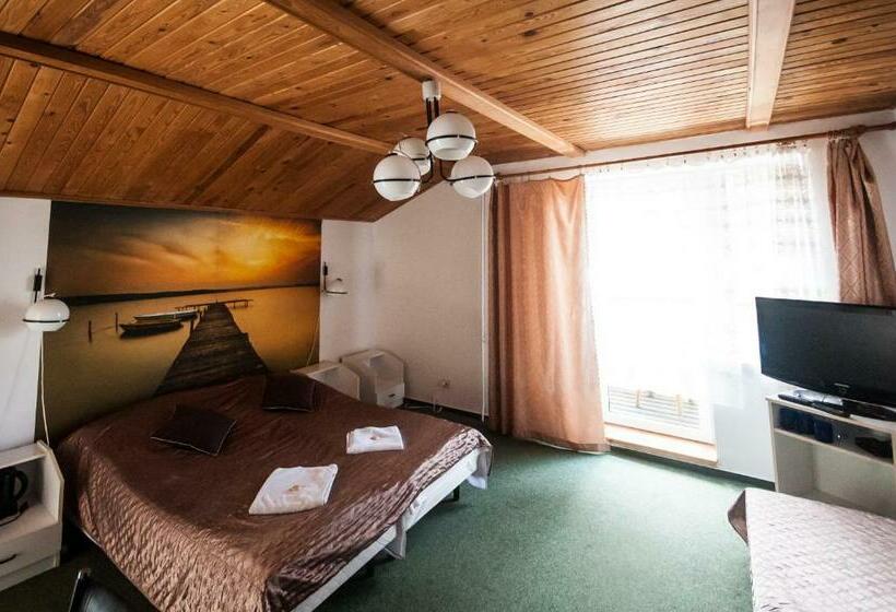 غرفة قياسية, Pokoje Gościnne Korsarz