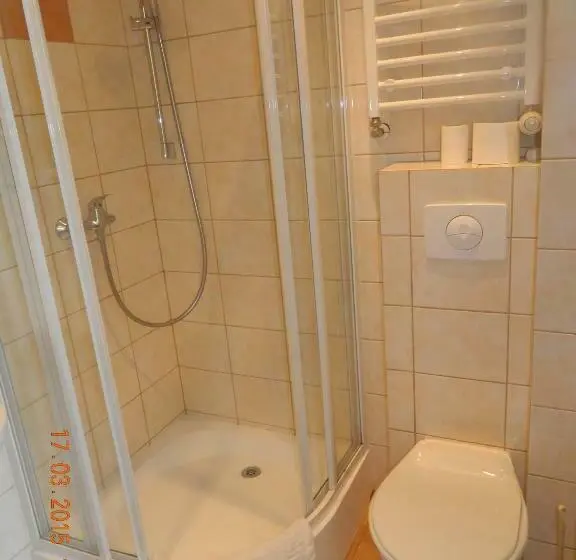 Standard Kolmen Hengen Huone, Stary Dom