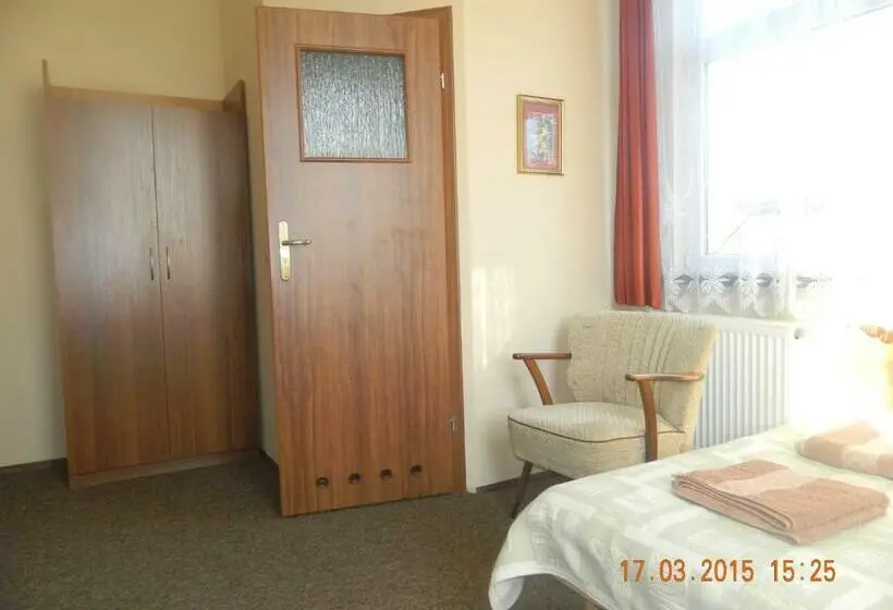 Standard Kolmen Hengen Huone, Stary Dom
