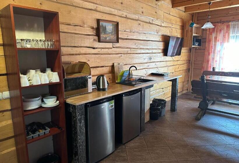 منزل 4 غرف نوم, Willa Larysa Agro