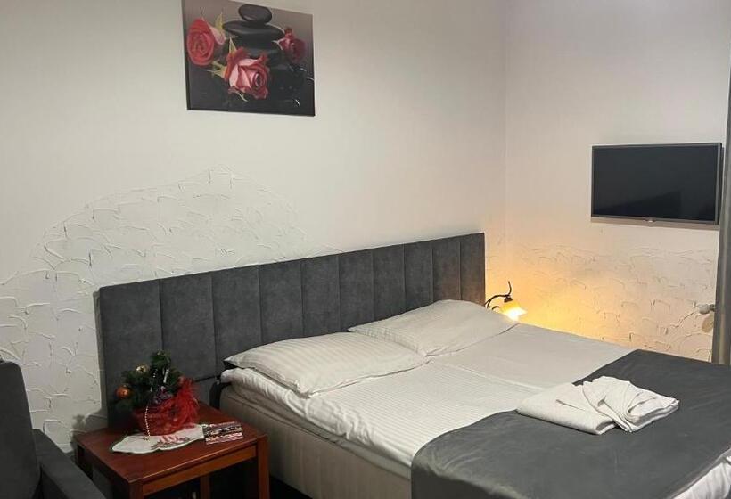 غرفة قياسية ثلاثية, Willa Larysa Agro