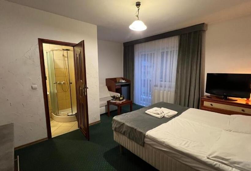 غرفة قياسية ثلاثية, Willa Larysa Agro