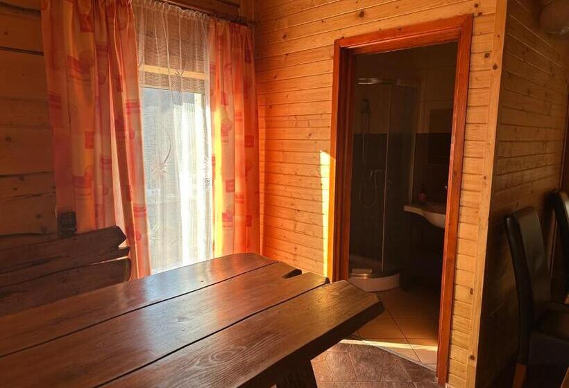 منزل 4 غرف نوم, Willa Larysa Agro