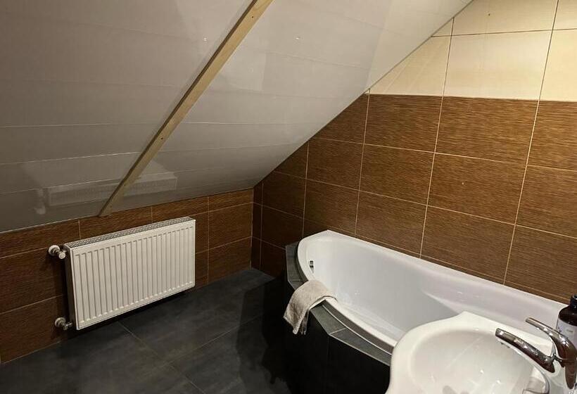 منزل 4 غرف نوم, Willa Larysa Agro