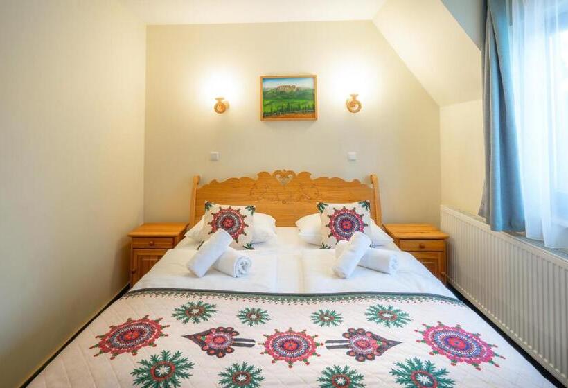 اتاق استاندارد چهار تخته, Willa Monte Rosa