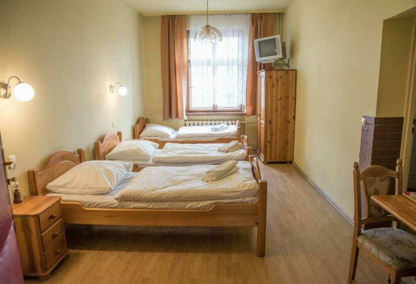 Номер Стандарт, Azyl