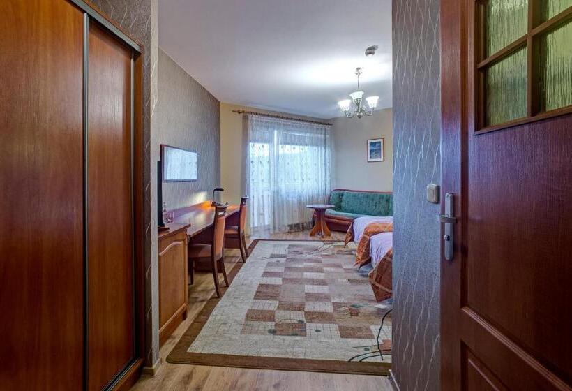 スタンダードトリプルルーム, I Restauracja Bona