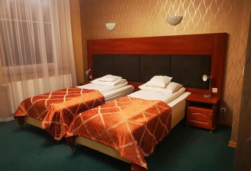 スタンダードルーム, I Restauracja Bona