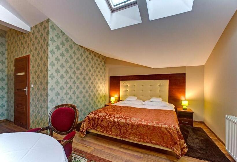 リバービュースタンダードルーム, I Restauracja Bona