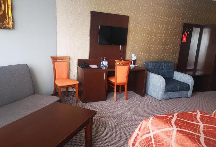 スタンダード4人部屋, I Restauracja Bona