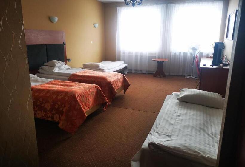 ファミリールーム, I Restauracja Bona