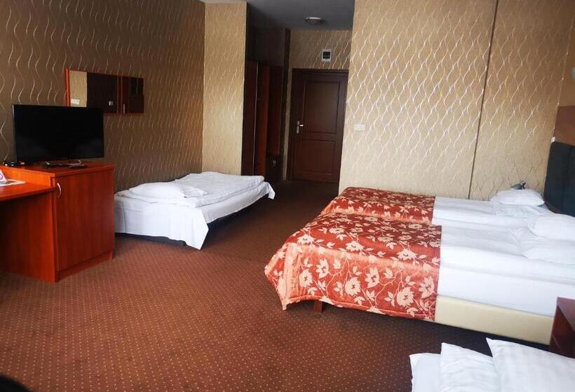 ファミリールーム, I Restauracja Bona