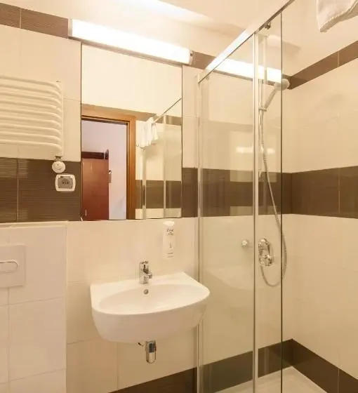 エコノミールーム, Mir Jan Spa