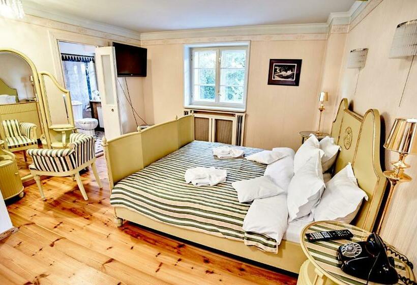 スーペリアールーム, Pałac Bażantarnia