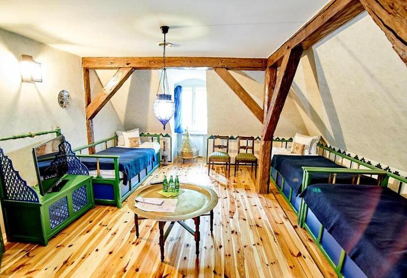 スタンダードトリプルルーム, Pałac Bażantarnia