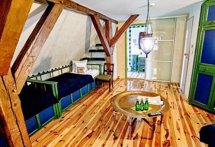 スタンダードトリプルルーム, Pałac Bażantarnia