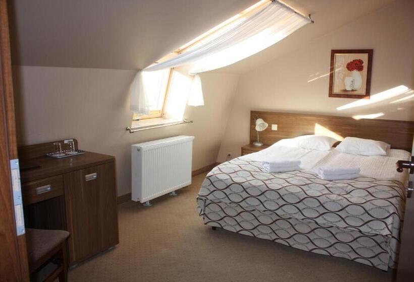 חדר סטודיו סטנדרד, Paria