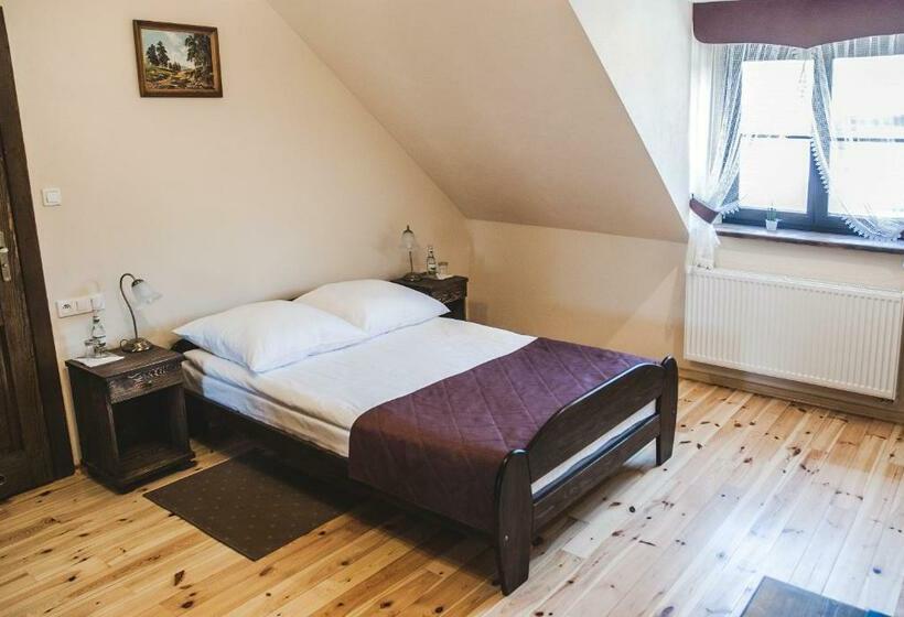 标准间, Pod Kogutkiem