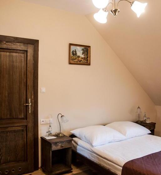 适合残疾人使用的标准间, Pod Kogutkiem