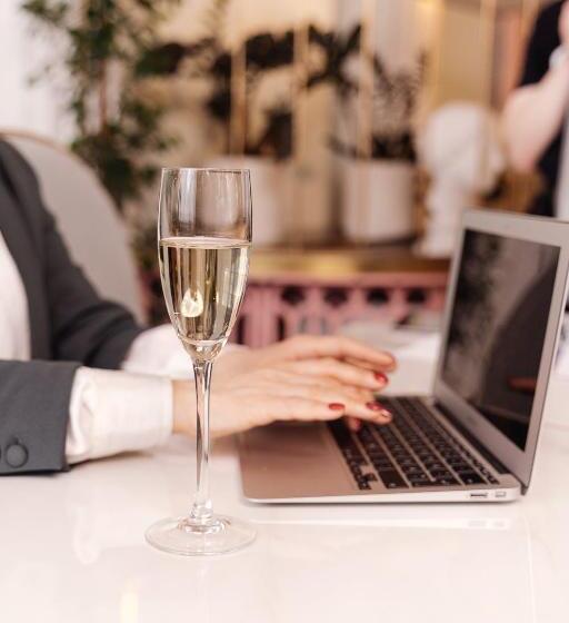 דירה בת חדר שינה 1 עם מרפסת, & Restauracja Timberland