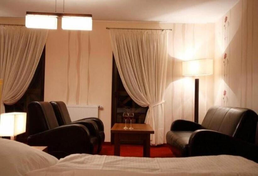 דירה בת חדר שינה 1 עם מרפסת, & Restauracja Timberland