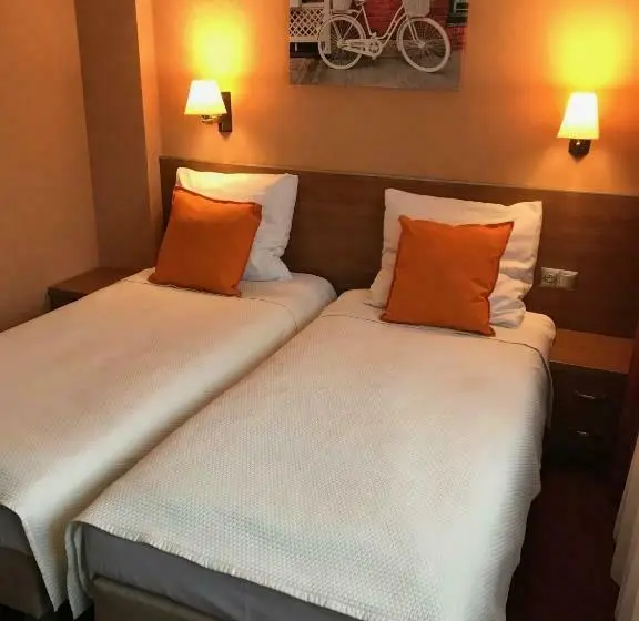 Standard Yhden Hengen Huone, Restauracja Willa Radwan