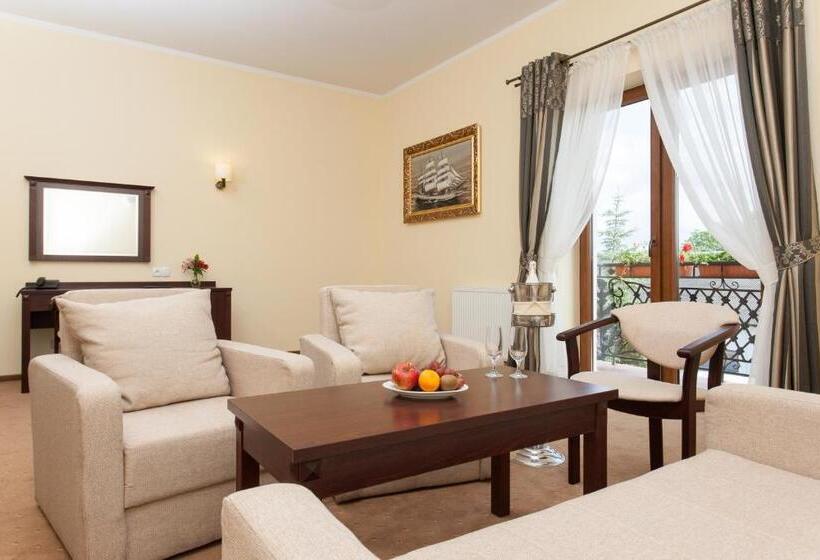 اتاق سوپریور, Robert's Port