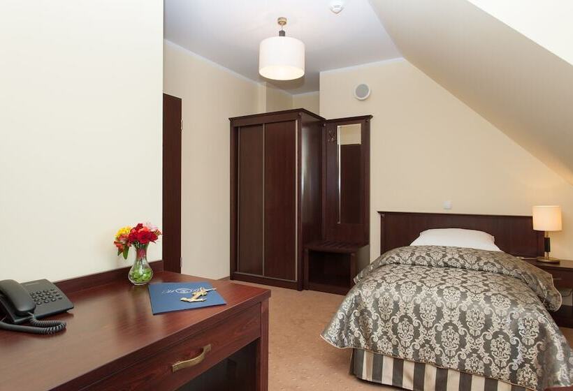 اتاق استاندارد یک نفره, Robert's Port