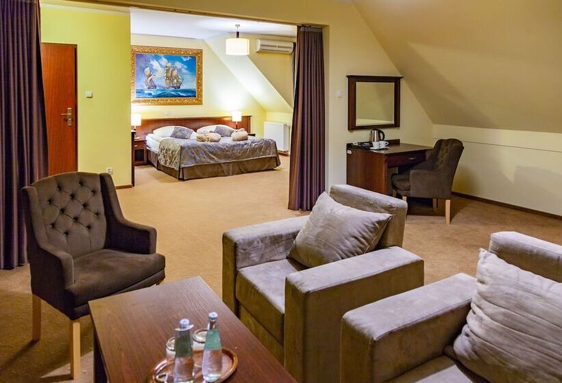 اتاق لوکس, Robert's Port