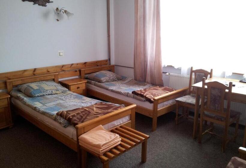 غرفة قياسية ثلاثية, Staropolski