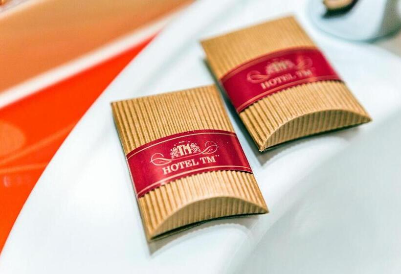 חדר דלוקס, Tm