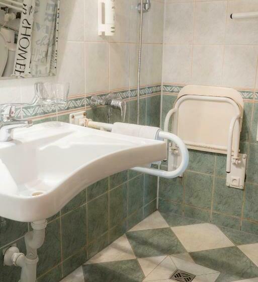 اتاق استاندارد برای معلولان, Motel Petro