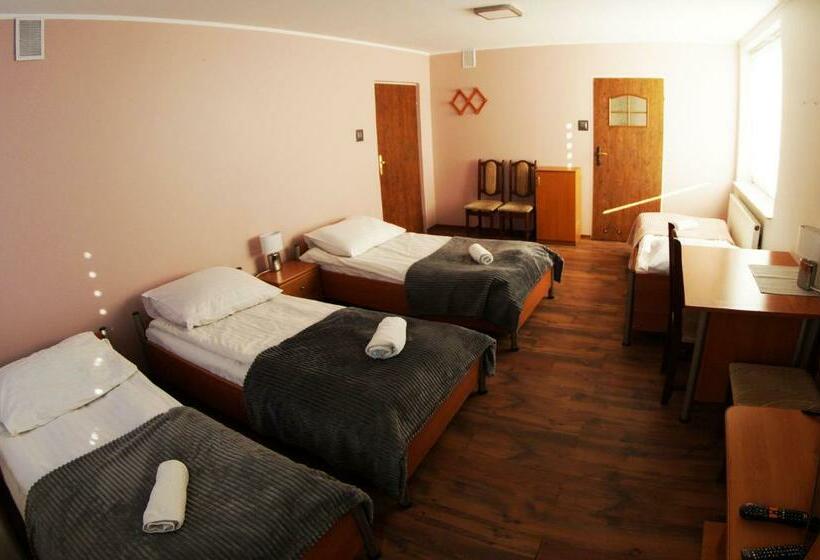 חדר סטנדרט לארבעה, Motel Wig