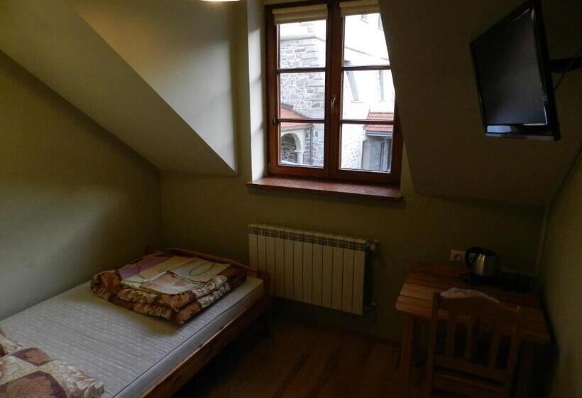 标准单人间, Dom Pielgrzyma