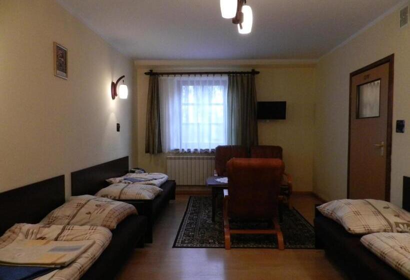 标准三人间, Dom Pielgrzyma