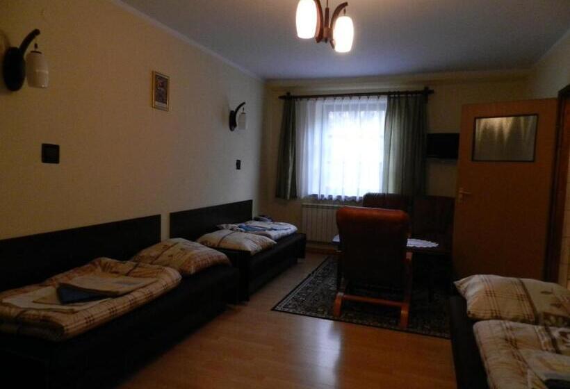 标准三人间, Dom Pielgrzyma