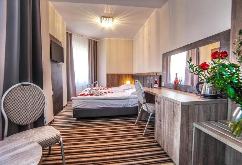 スーペリアスタジオ, New Corner