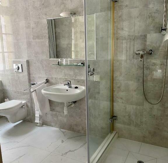 スタンダードルーム, Pensjonat   Restauracja żółty Domek